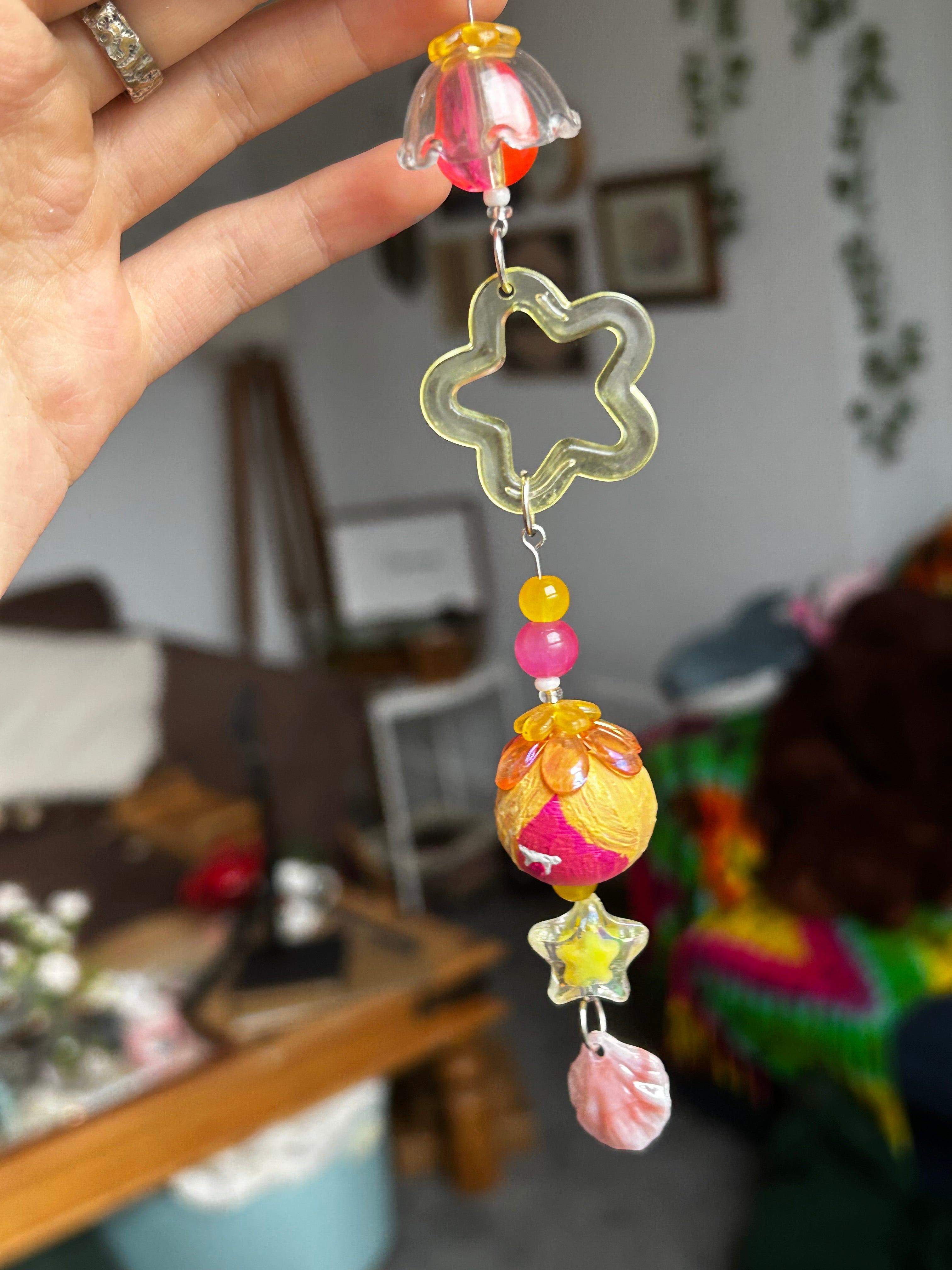 Pink Petals 🌸 Minmin Head Phone Charm